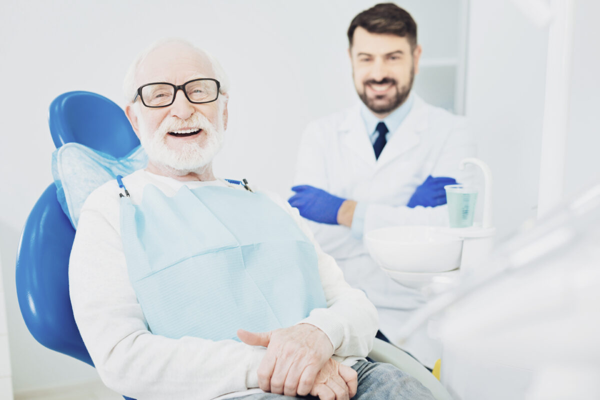 Пациент в кресле стоматолога